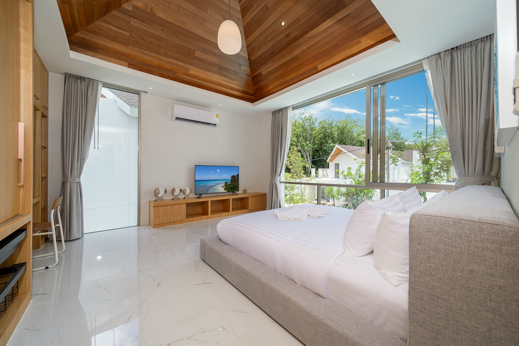 Luxpride villa V6