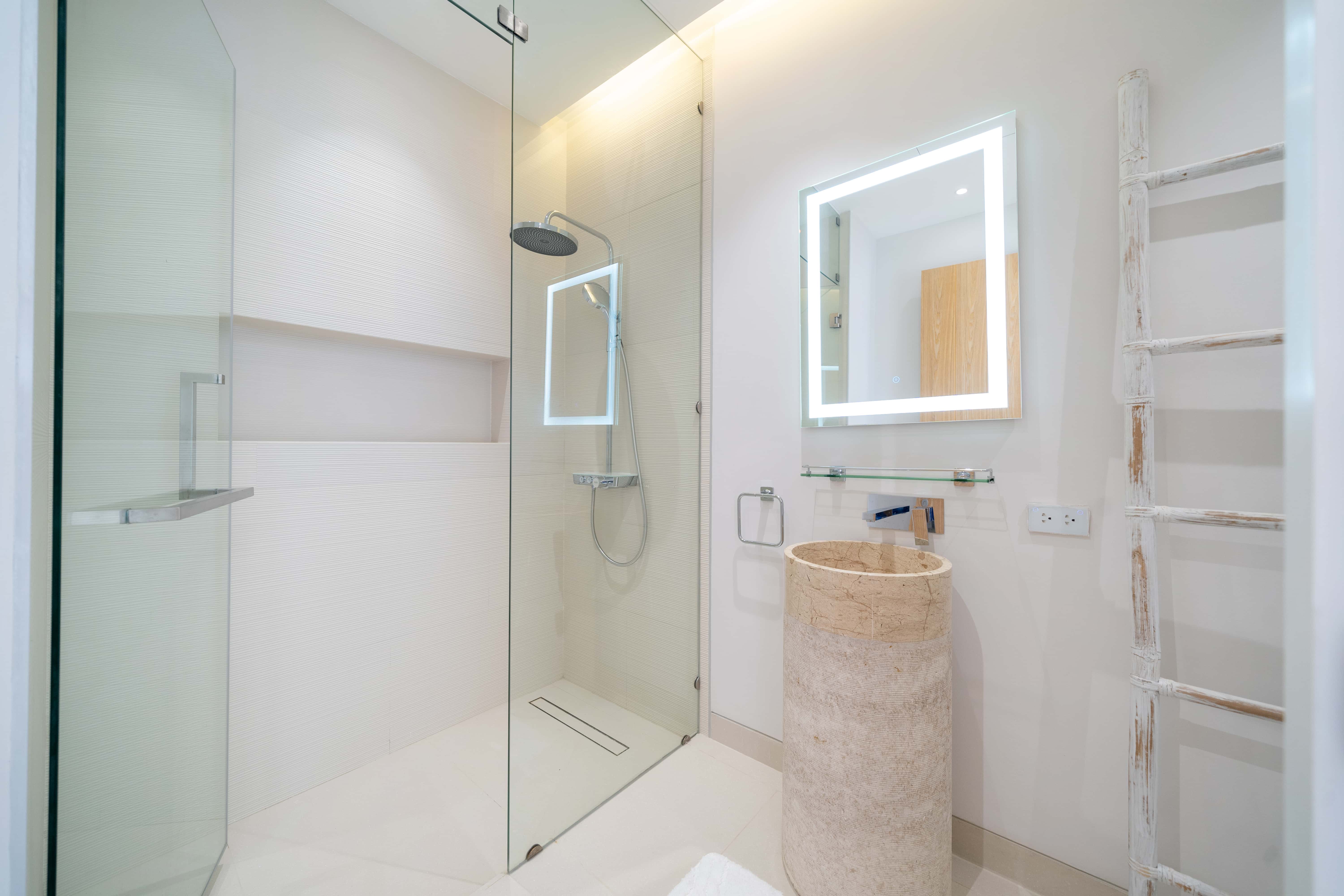 Luxpride Villa L20