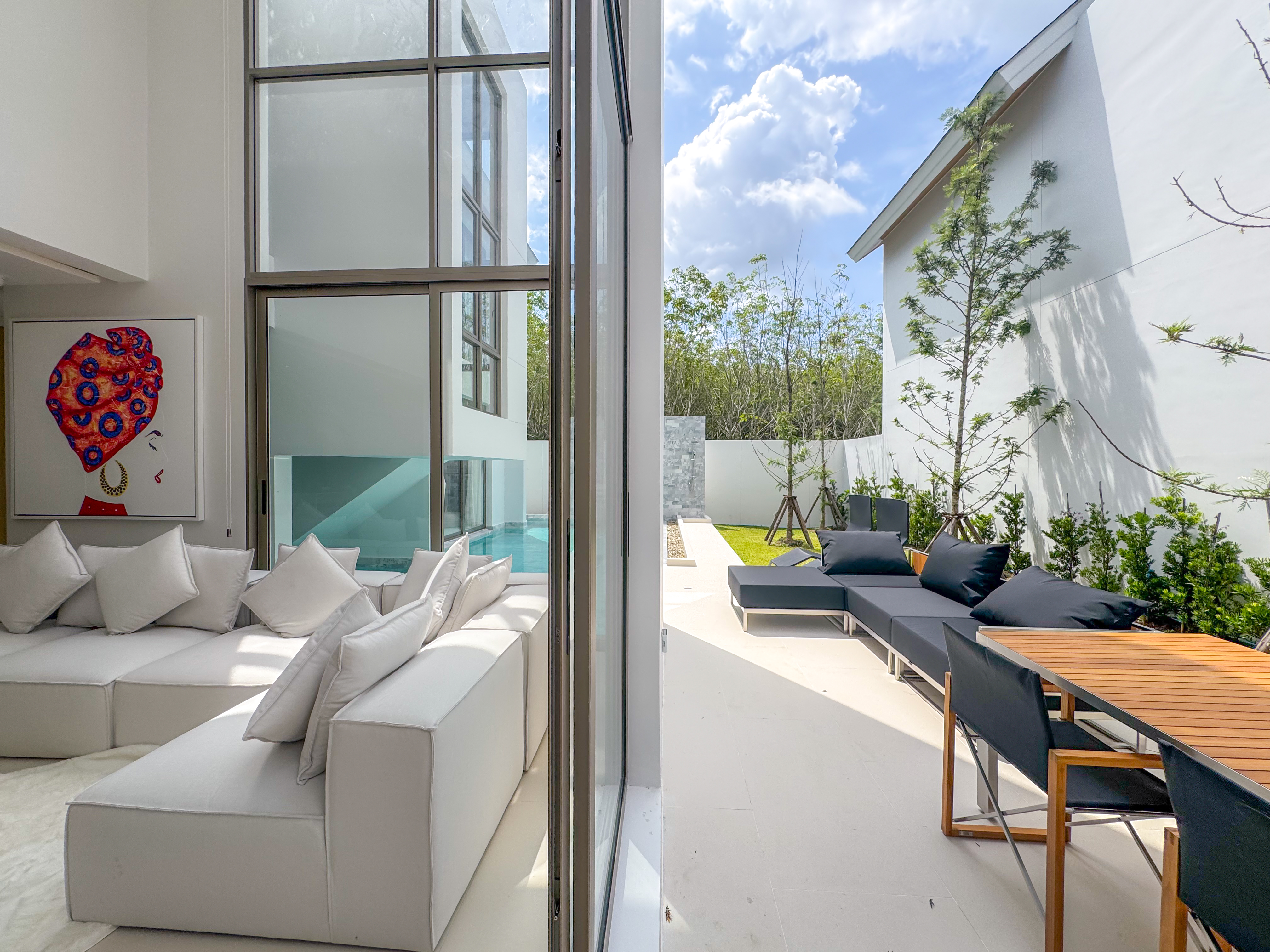 Luxpride Villa L10