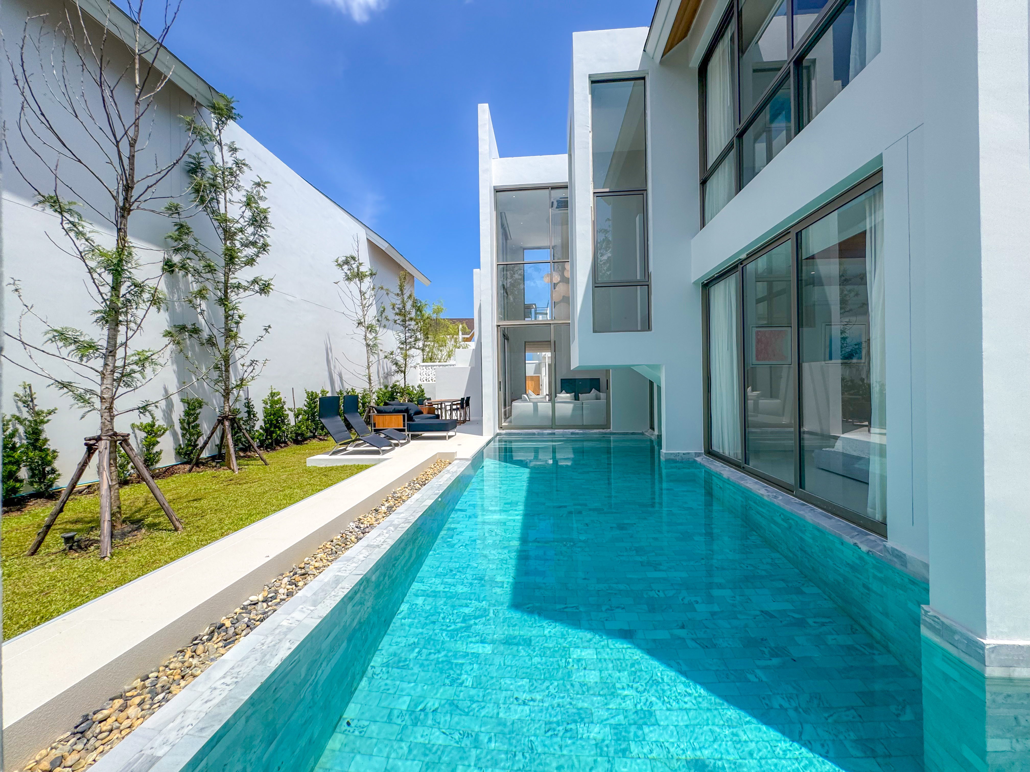Luxpride Villa L10