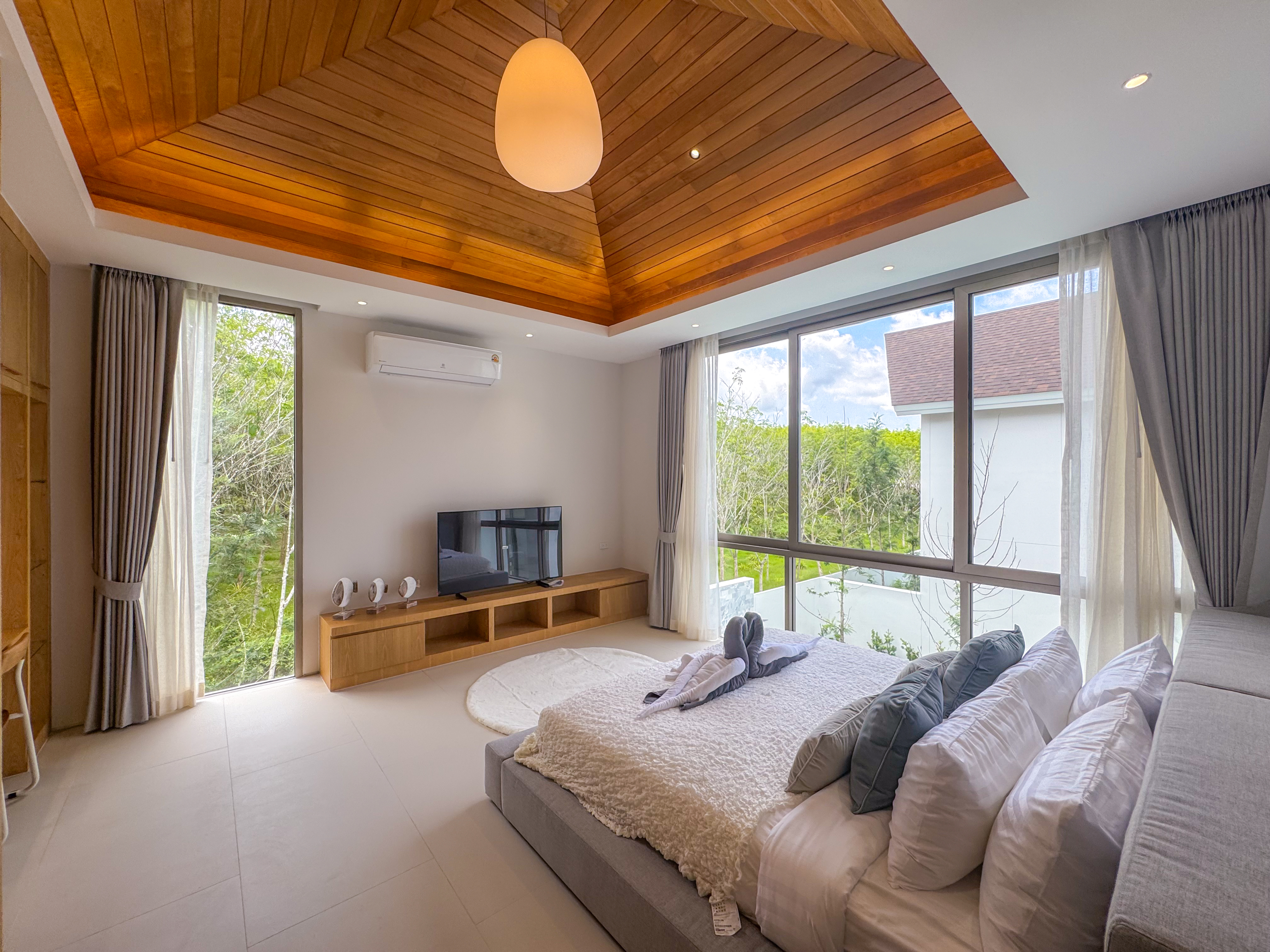 Luxpride Villa L10