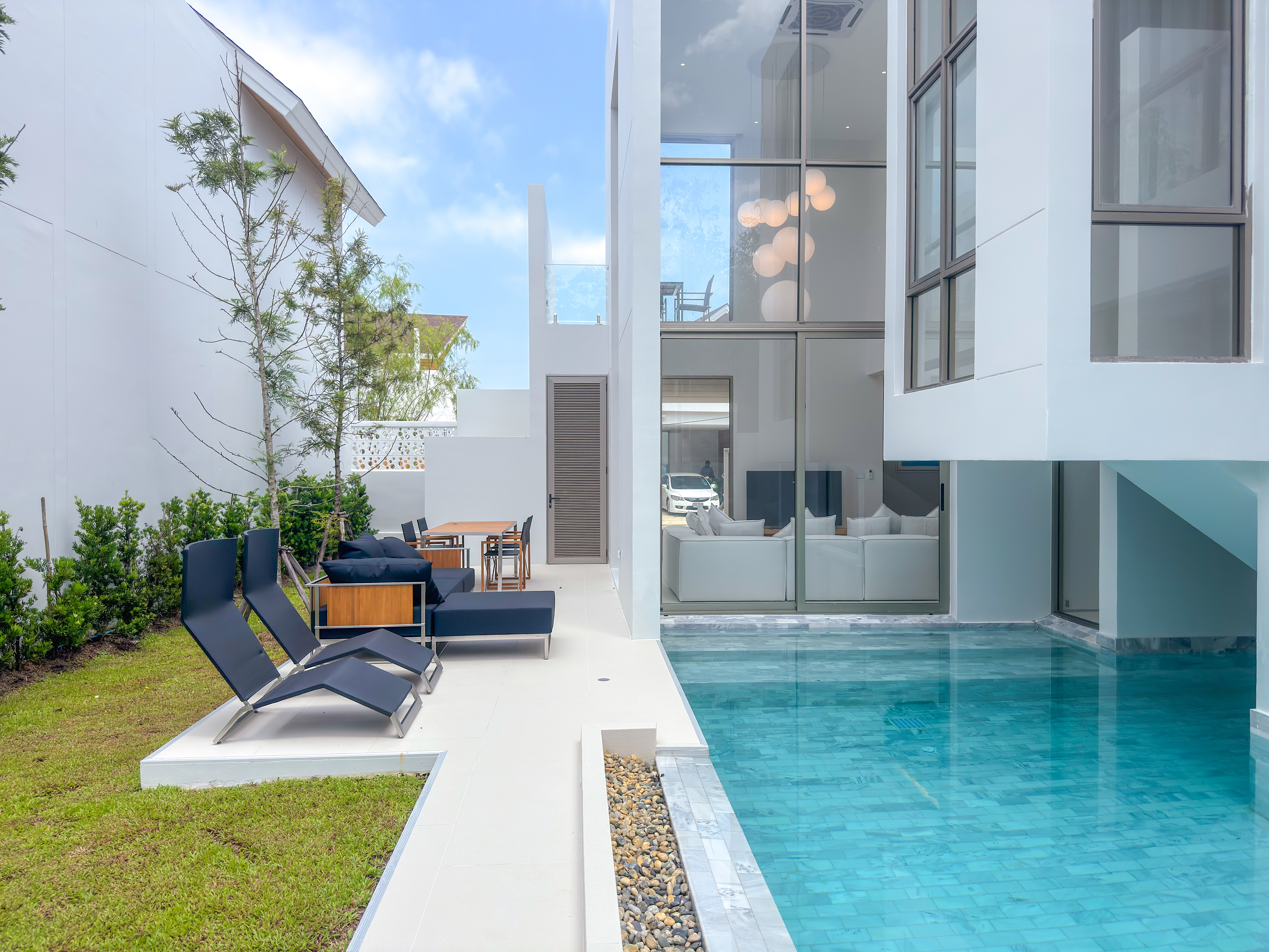 Luxpride Villa L10