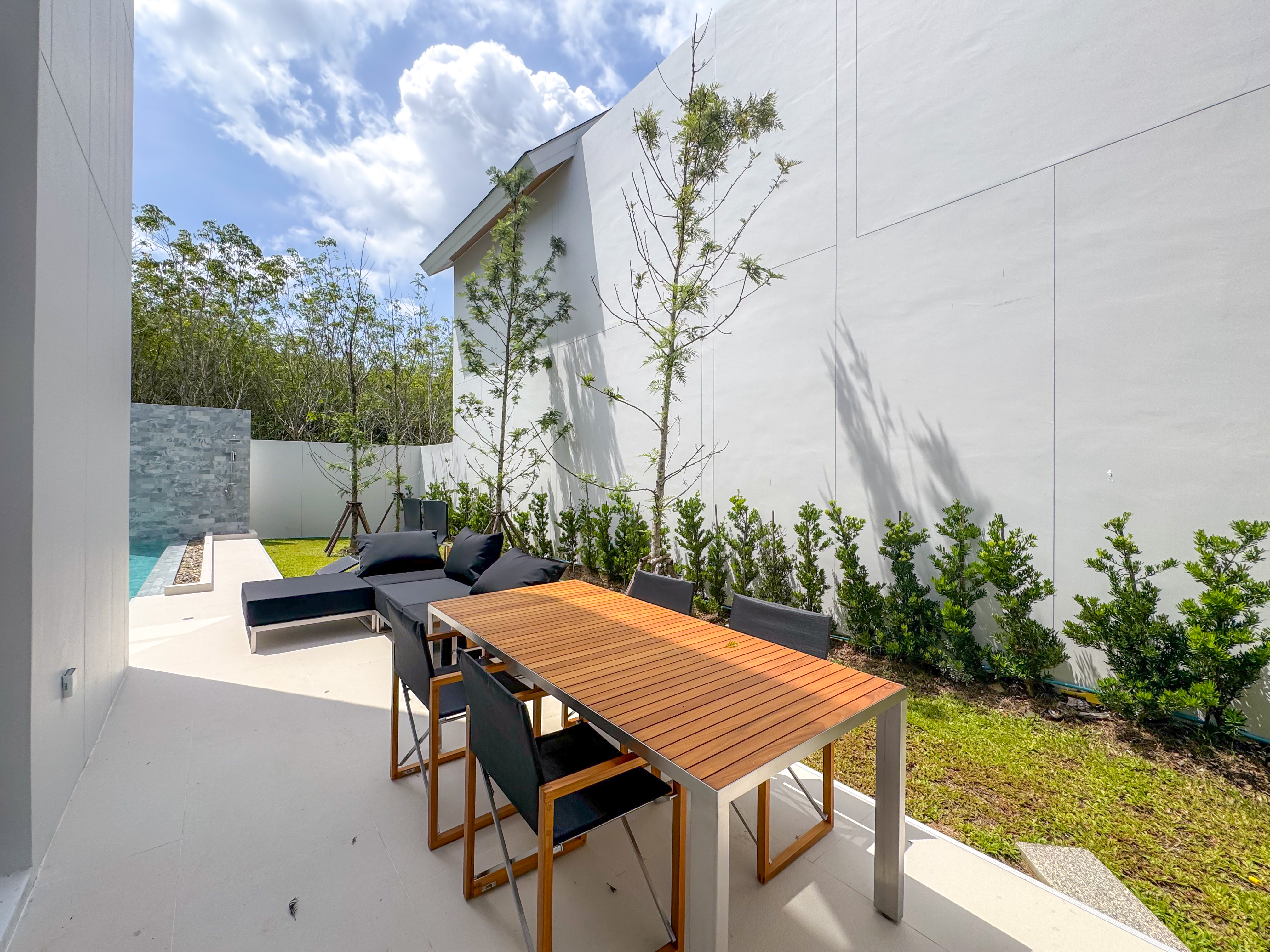 Luxpride Villa L10