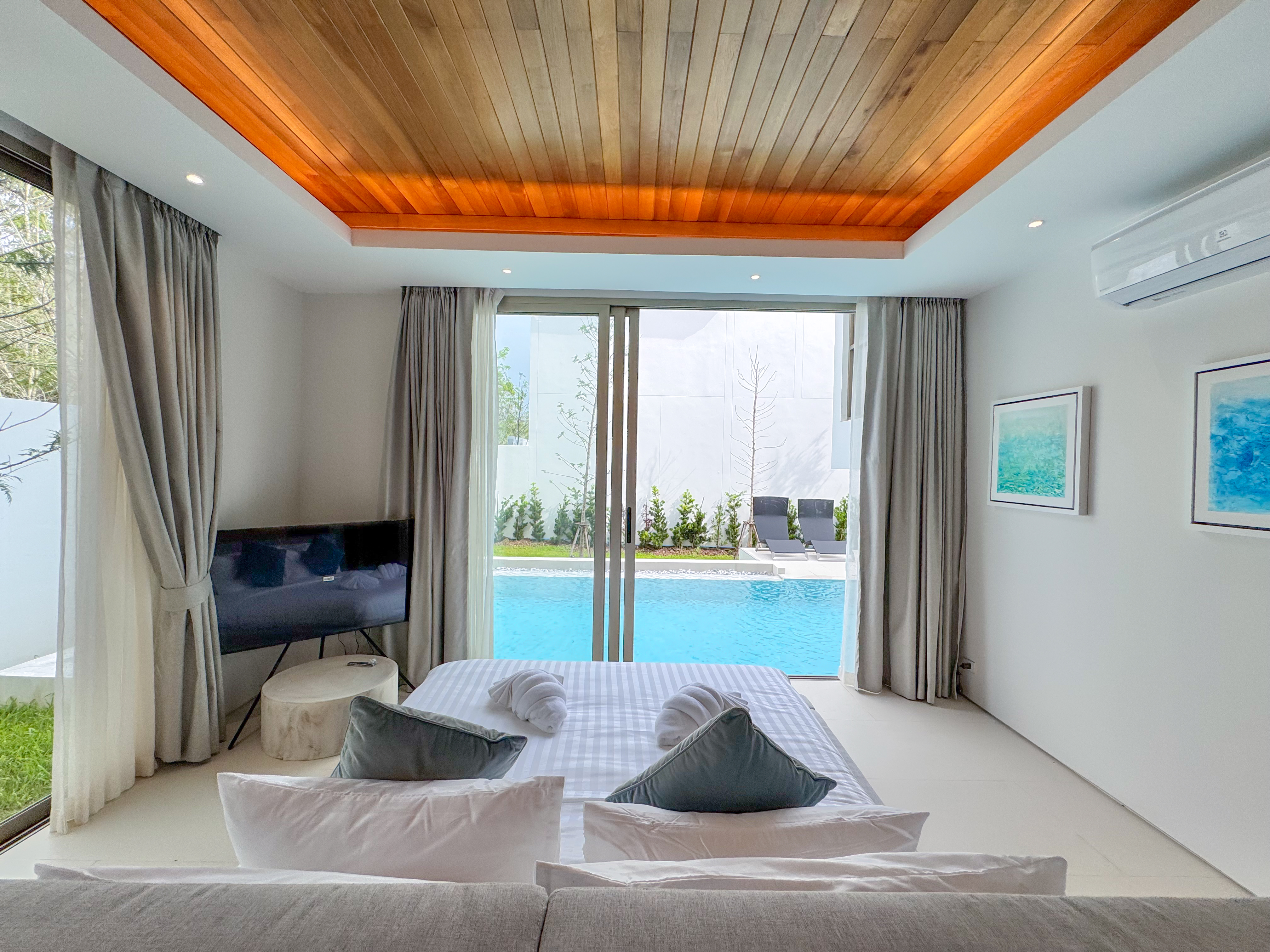 Luxpride Villa L8