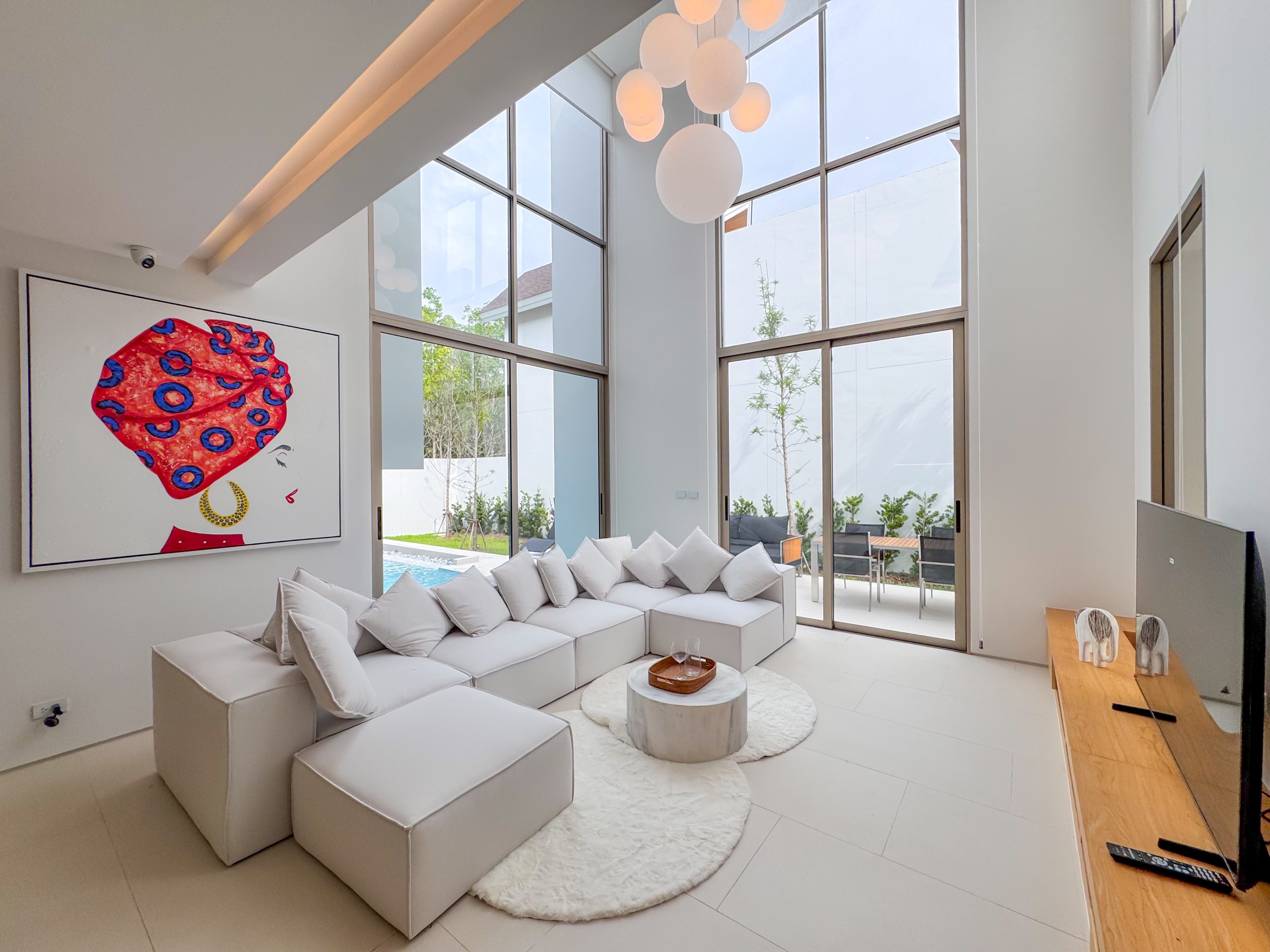 Luxpride Villa L8