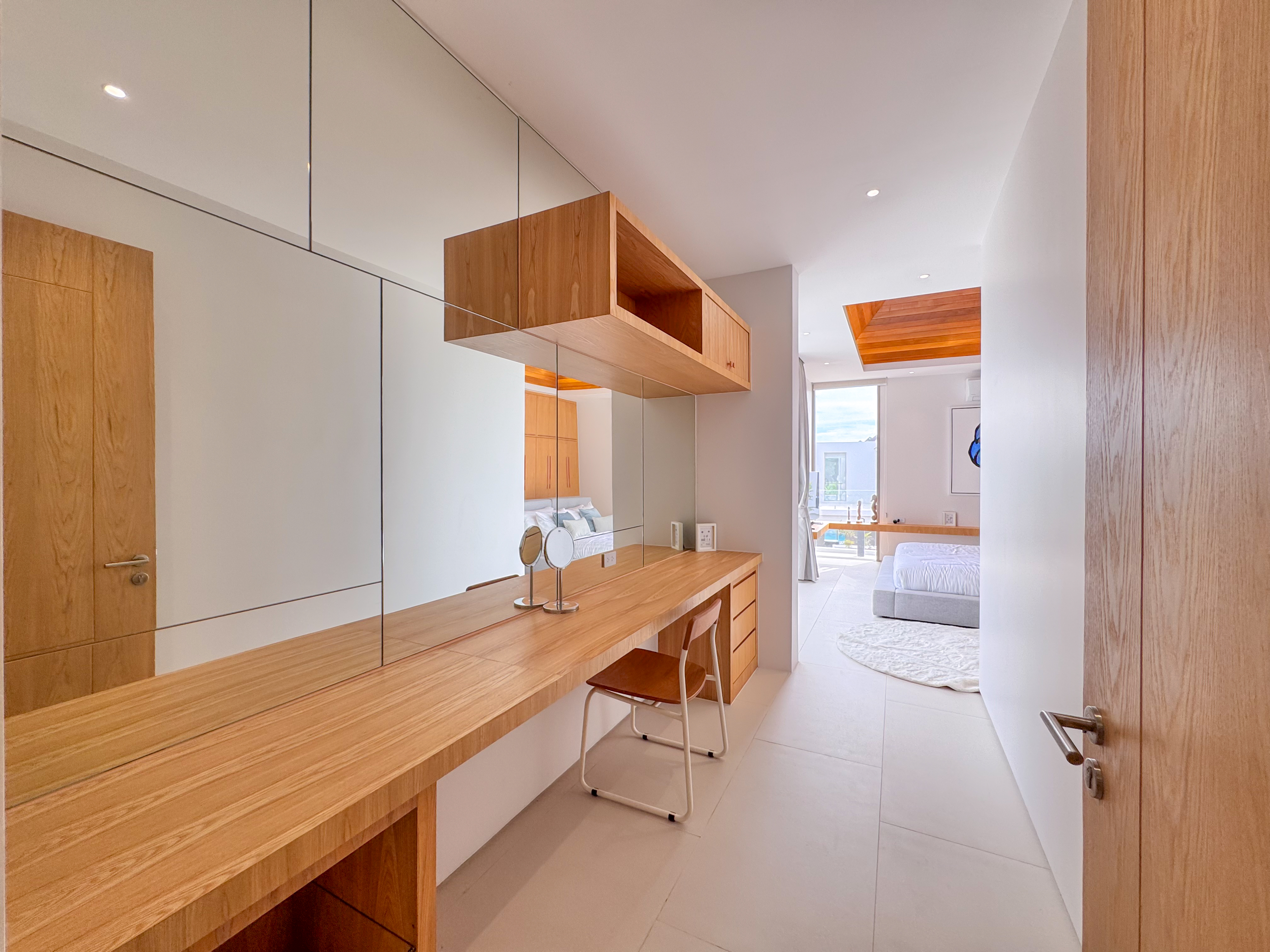 Luxpride Villa L8