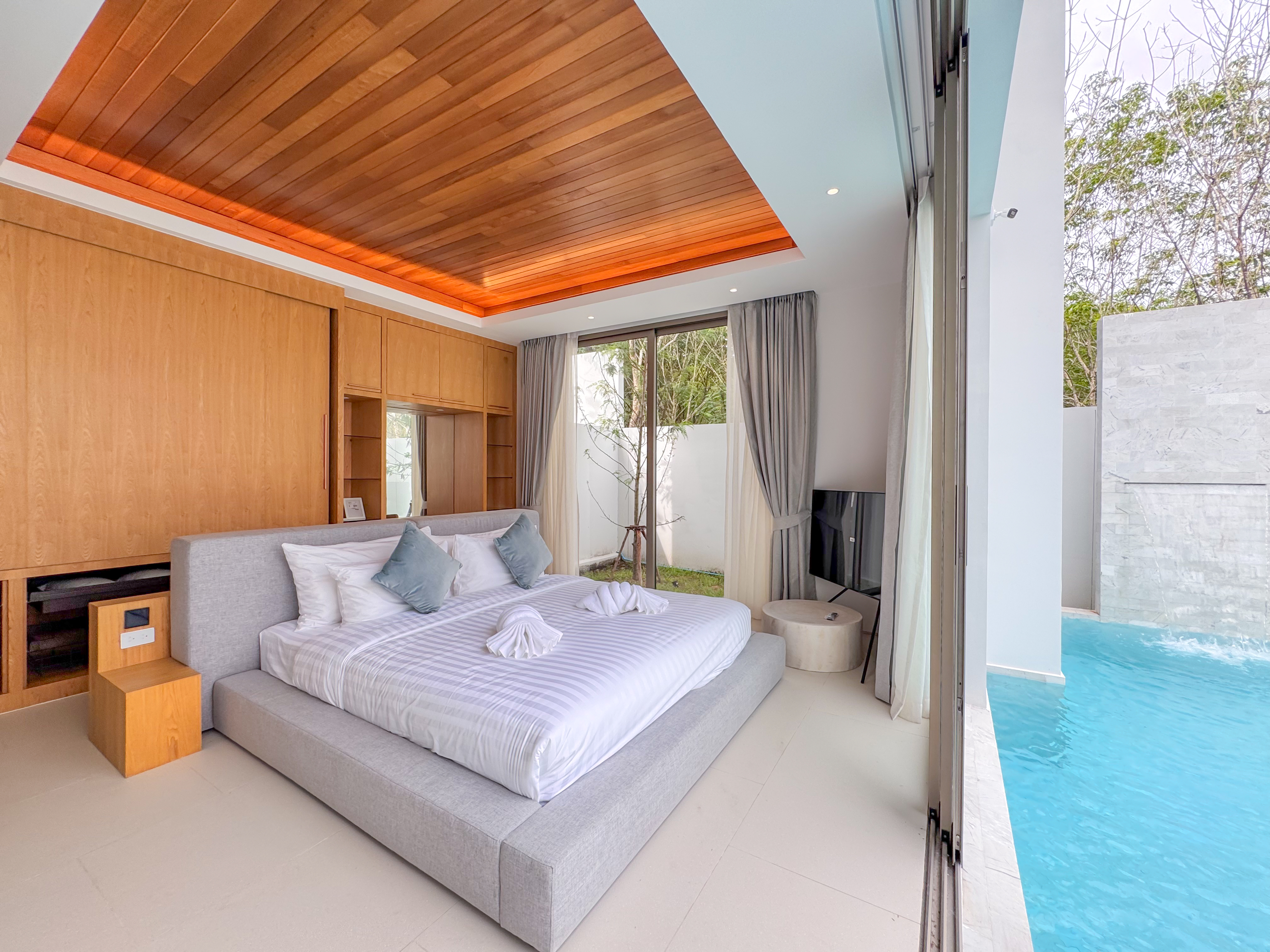 Luxpride Villa L8