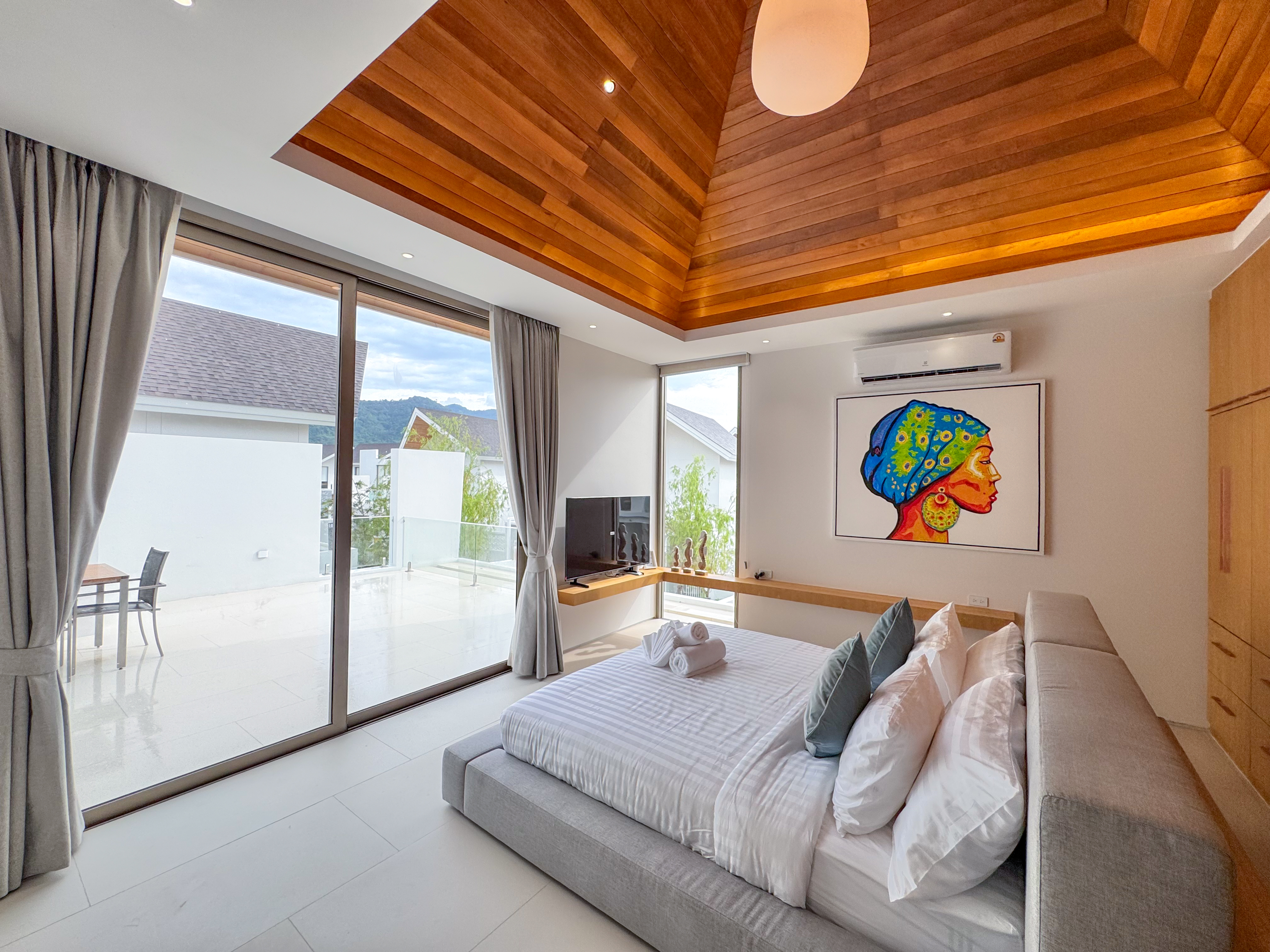 Luxpride Villa L8